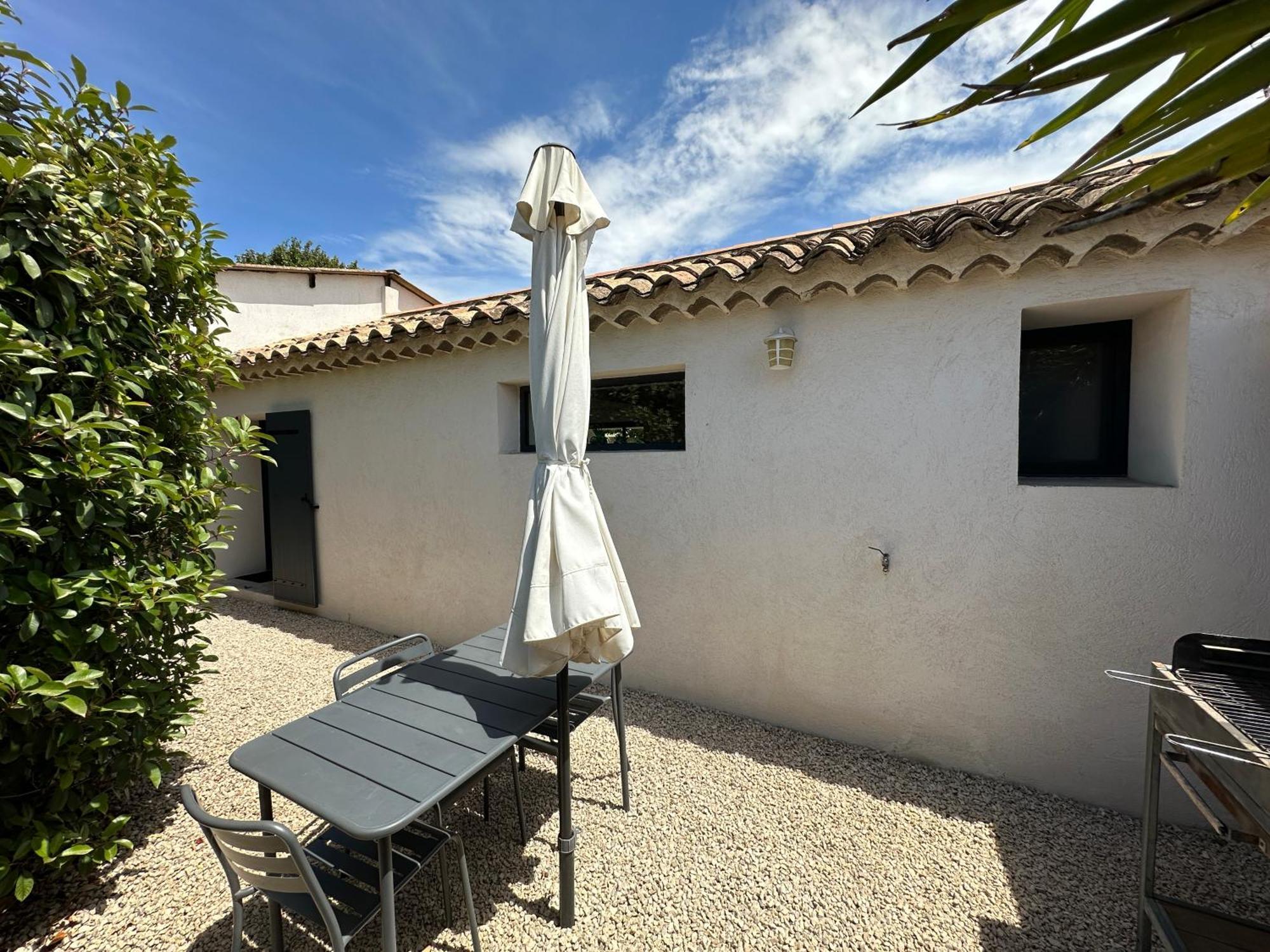 Maison Contemporaine Avec Piscine Privee Chauffee, Entre Plages Et Provence, Borne 11 Kw Istres Dış mekan fotoğraf